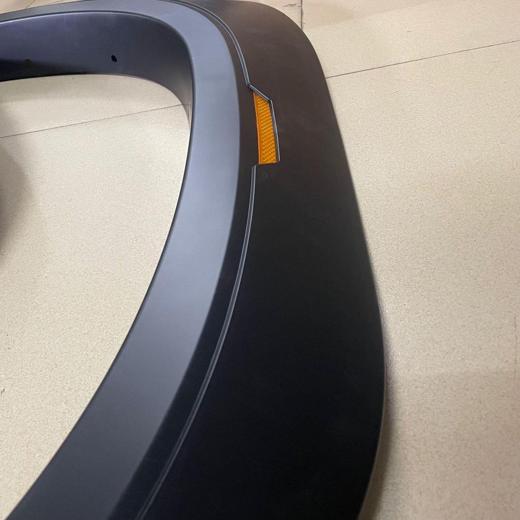 Mitsubishi L200 TRITON 2015-2019 Widened Wheel Arches with Reflector