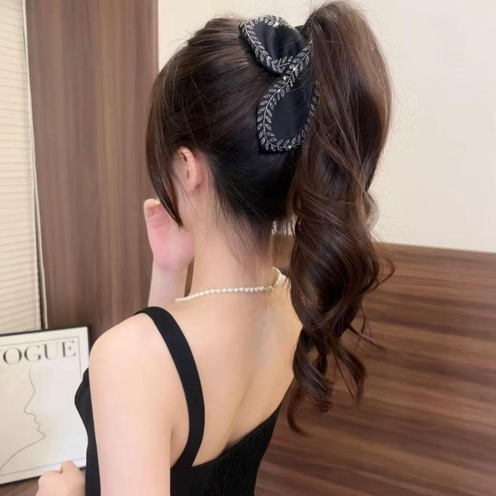 Korean Wheat Ear Leaf Shark Clip: Versatile High-End Hair Claw Headdress