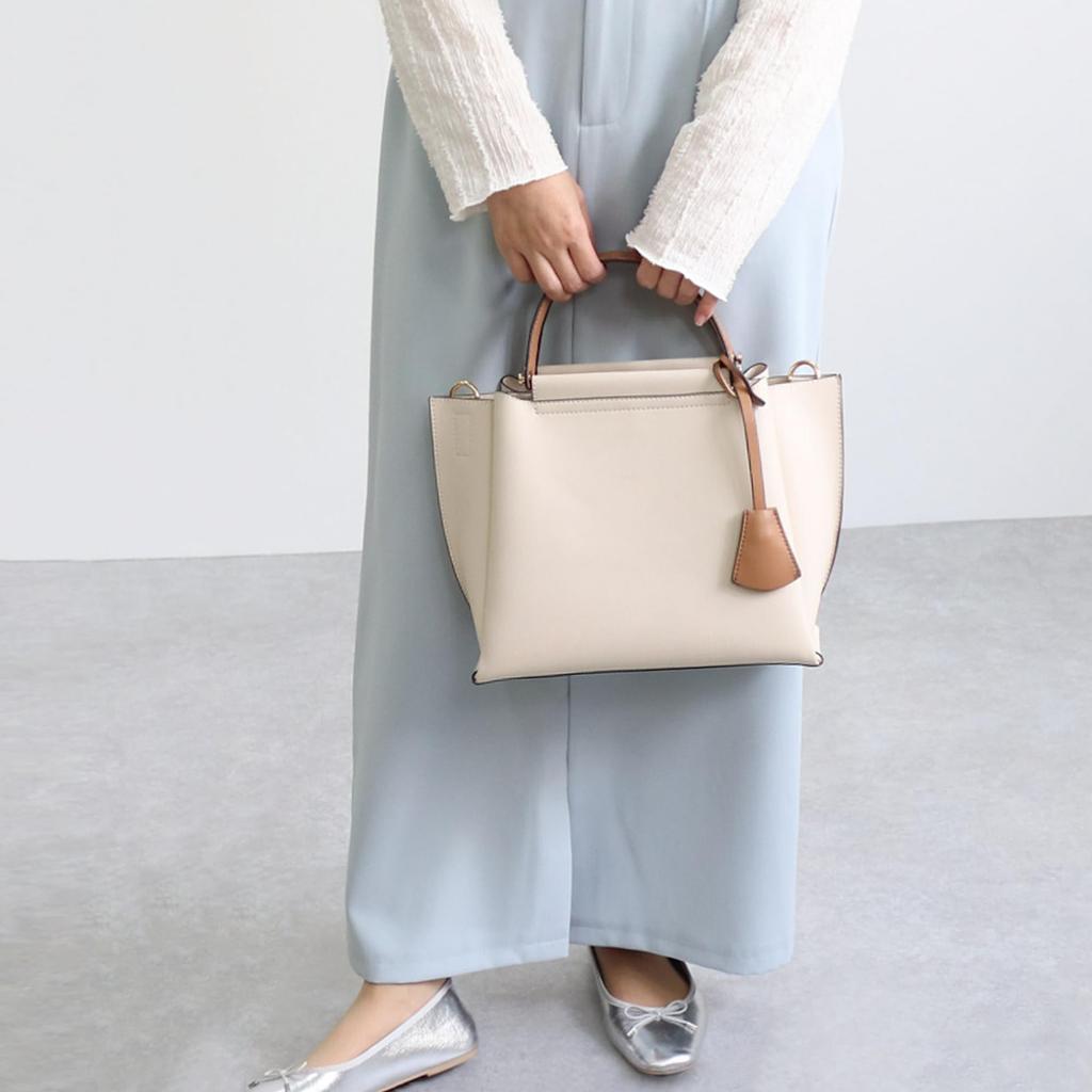 MIAN LILY B5 Size Shoulder Formal Design with Classic 2-Way Handbag, Bag, Bag, Two-Tone Charm, Women's (Mocha)