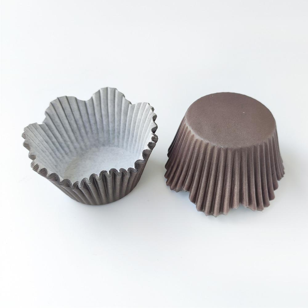 200pcs Cake Cup Liners, Oil-Proof Cake Cups, Flower Shape Design in Assorted Colors, Perfect for Cookies and Cakes