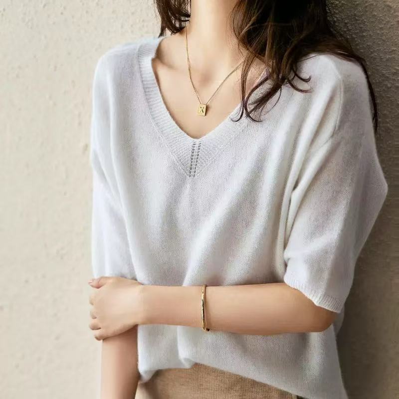 Übergröße Weiches Temperament Modisch und Elegant V-Ausschnitt Einfarbig Strickware Locker Oberbekleidung T-Shirt Tops