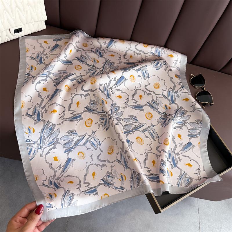 Korean version of flower fashion printing silk scarf square scarf high-end shawl sunscreen neck small square scarf headscarf women's scarf