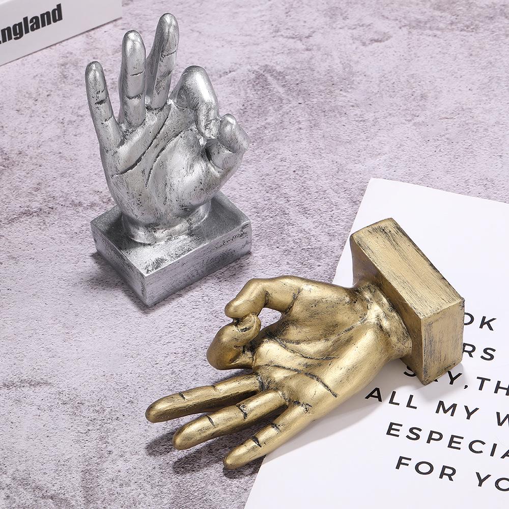 European Retro Resin Finger Ornaments for Living Room Decor