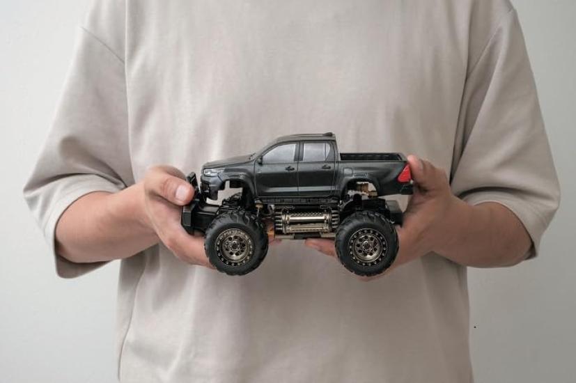 Jozen 128 Scale Radio Controlled Toyota Hilux GR Sport JRVT148-BK