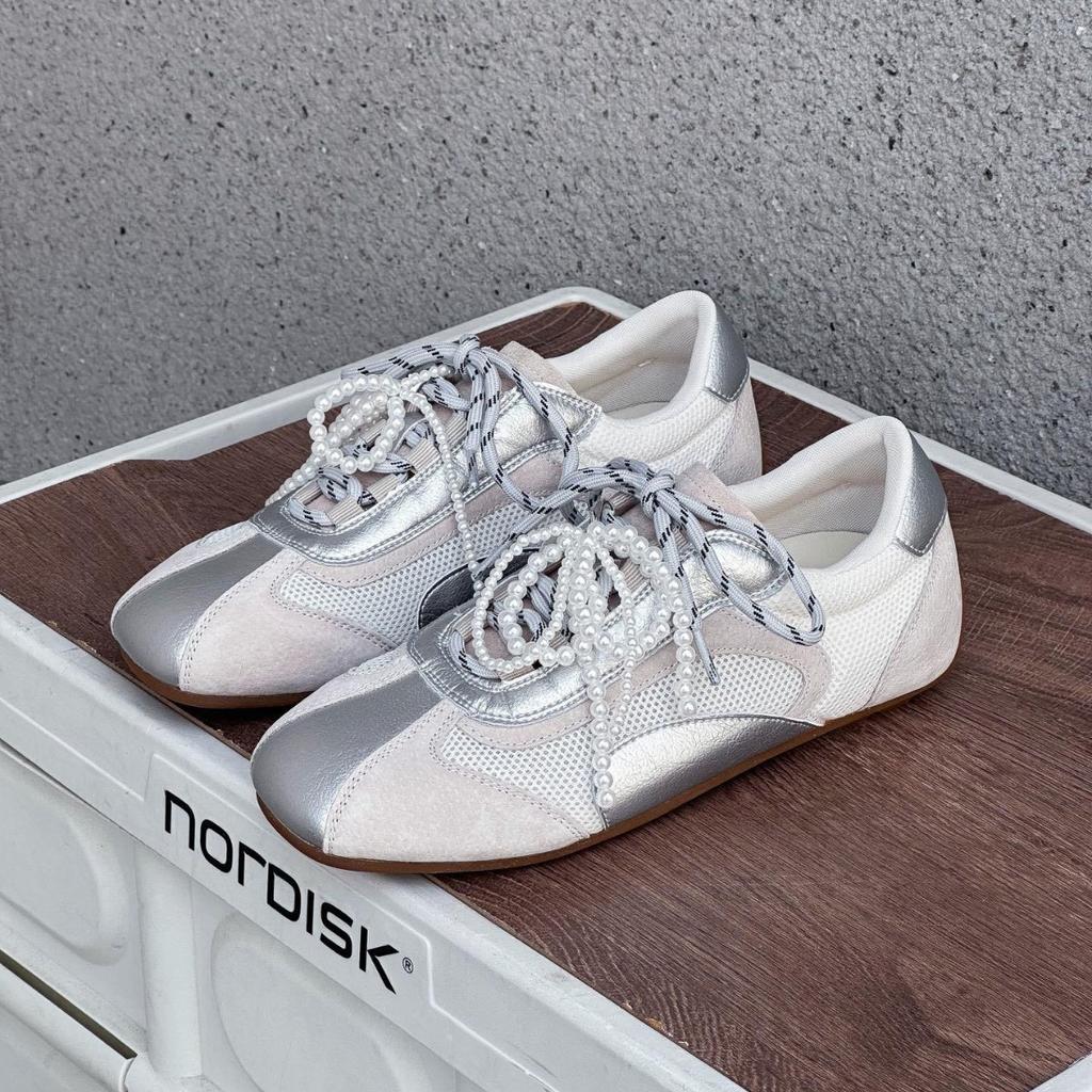 ins style color matching German training shoes women's 2025 spring new mesh breathable pearl shoelaces niche shoes flat baseplate shoes