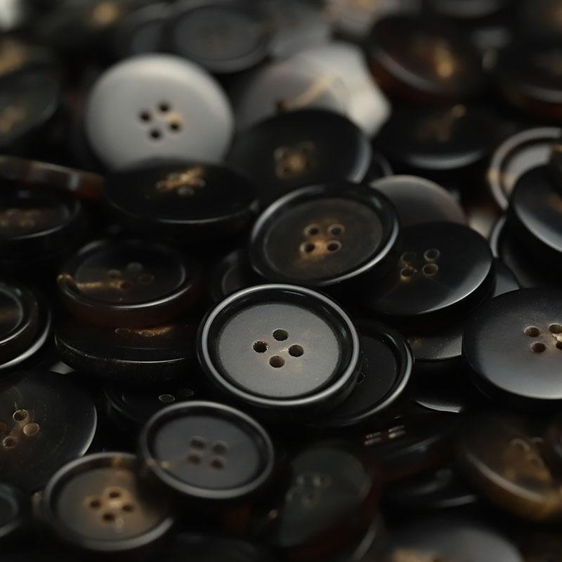 

Real Horn Buttons Four-Eye High-Quality Clothing Accessories Men S And Women S Jackets Suit Versatile Coat Knitted Sweater Buttons 2 #[15mmM real horn thin edge bright coffee color]