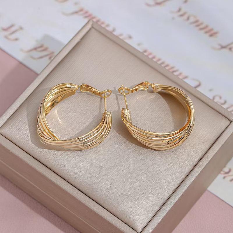 Meier Metal multi-layered women s earrings - hoop earrings - chic and unique earrings золотой