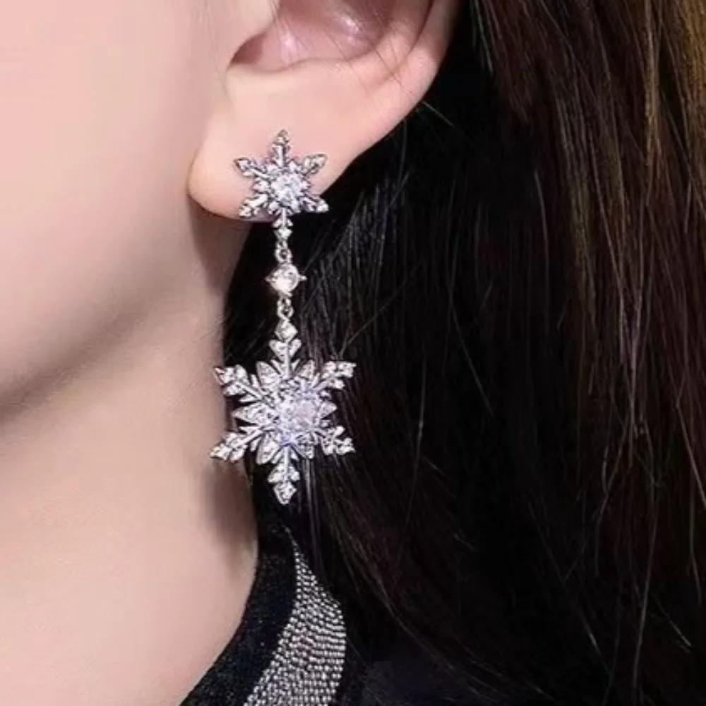 Shiny Snowflake Earrings for Women Unique Imitation Pearl Long Chain Rhinestone Retro Pendant Earrings Fashionable Jewelry