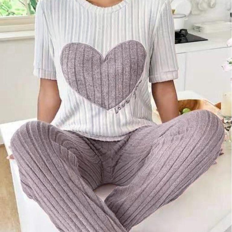 Women's Autumn Sweet Love Pajama Set: Round Neck, Short Sleeve & Trousers - Comfy 2-Piece Homewear