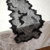 Gruselige Halloween-Dekoration 13x68 Zoll Schwarzer Tischläufer, Wasserabweisend mit Spinnennetz- und Fledermausmotiven für festliches Speisen