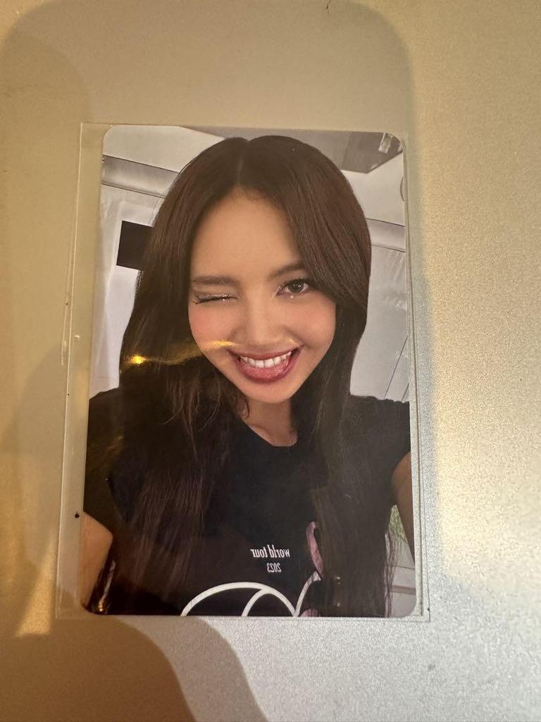 [USED] BLACKPINK Lisa Lucky Doll Trading Card Weverse