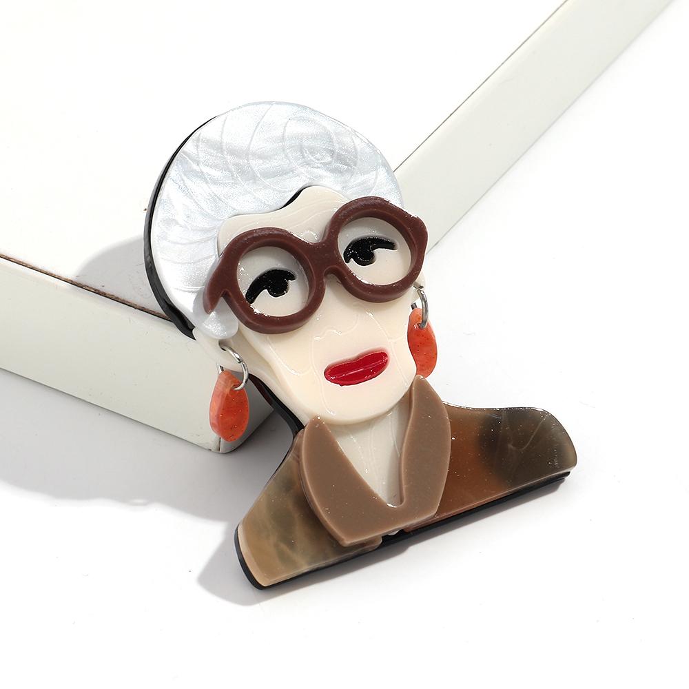 New Acrylic Glasses Lady Brooches for Women Resin Vintage Elegant Granny Figure Badge Lapel Pins Clothing Bag Accessories Gift