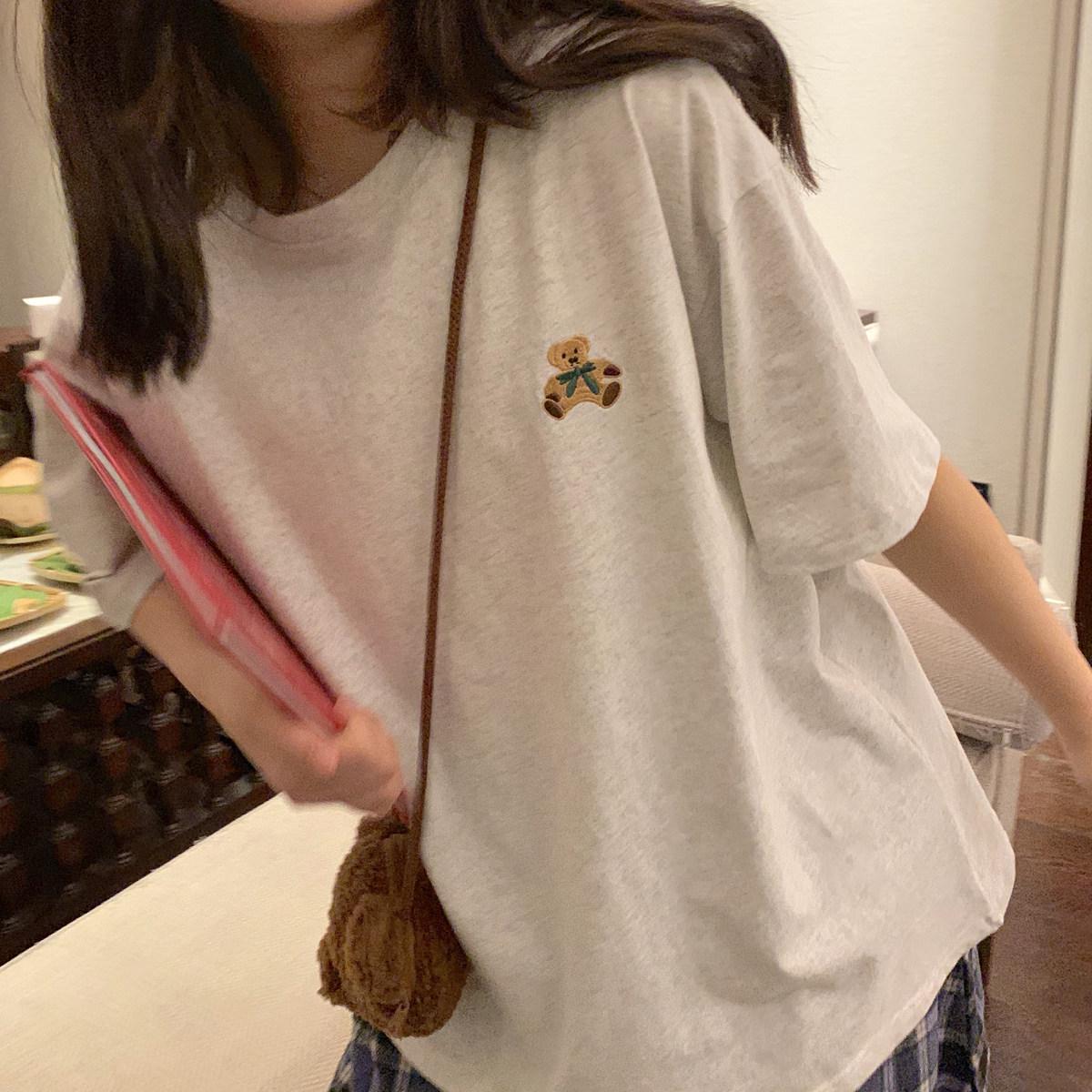 

Plus Size Bear Cotton Short Sleeve T-shirt – 240 jin Loose Fit, Unisex Hong Kong Style, Five-Point Sleeve, Ideal for Women. L (suggested 101-115 jin) білий