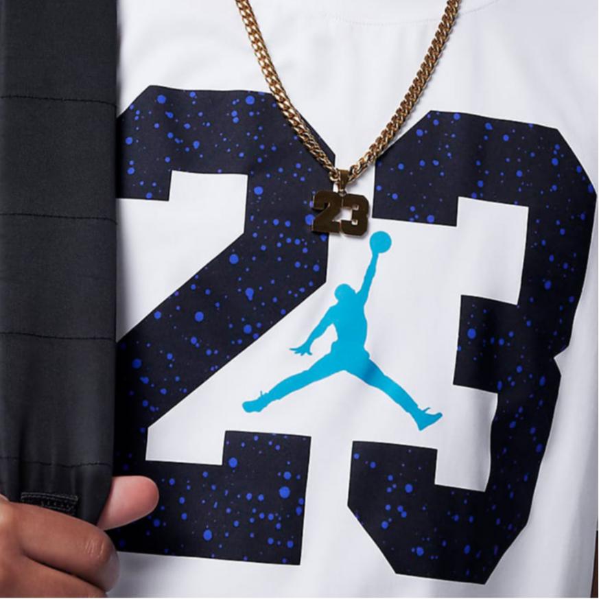 Jordan 23 Estampado de Logotipo de Número Moteado Camiseta Deportiva de Manga Corta para Niños Tops Blanco FV2625-100