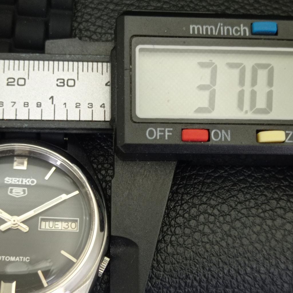 Seiko 5 AUTOMATIC JAPAN MENS 7009A VINTAGE BLACK COLOR DIAL WATCH A702342-5 R124-a702342