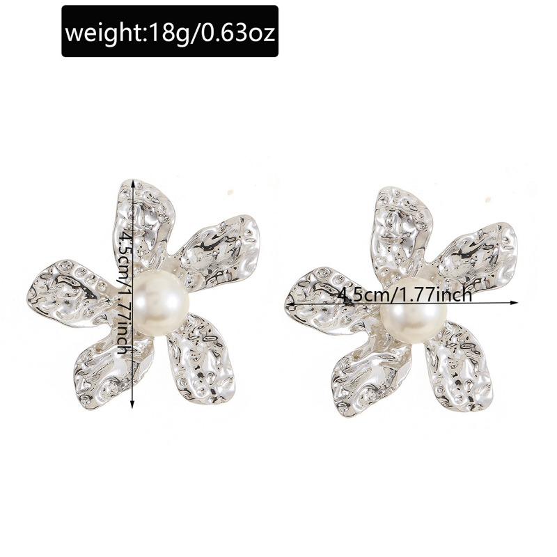 Metal lava flower earrings, light luxury, high-end design, fashionable and versatile earrings