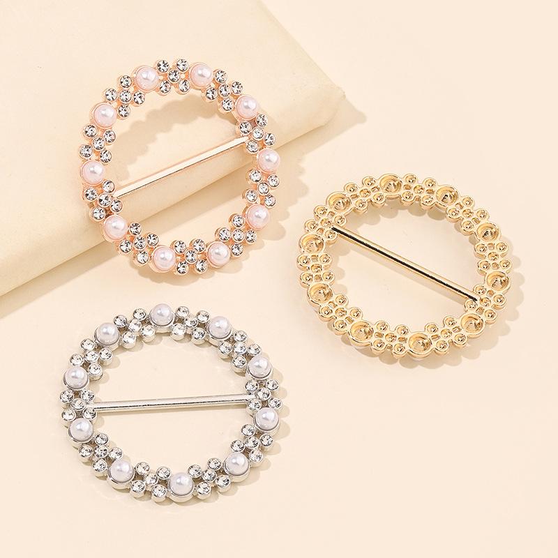 Ring Inlaid with Pearls and Rhinestones Metal Silk Scarf Buckle for Women’s Fashion Versatile Clothing Scarf Decorative Buckle