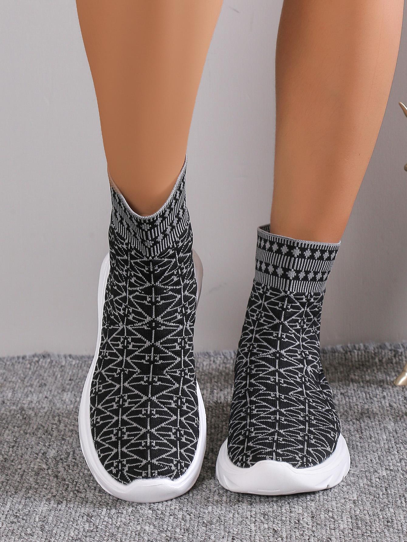 

модні шкарпетки кросівки жіноче спортивне взуття спортивне взуття жіноче дихаюче повсякденне взуття на еластичній товстій підошві вулканізовані ботильйони 39 чорний