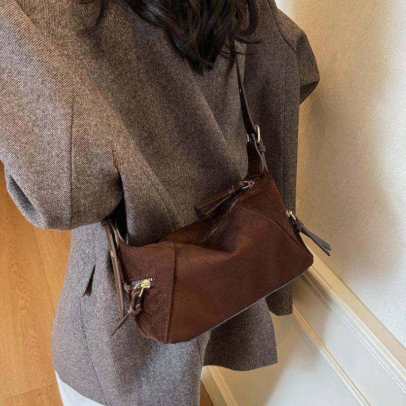 

Women s 2025 New Retro Patchwork Underarm Shoulder Bag - Chic Niche Design Fashion Motorcycle Style кавовий