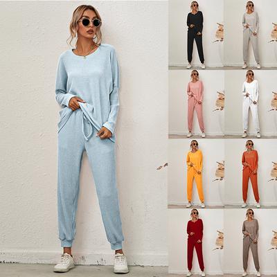 Ev ve uyku için kıyafetler – Pijamalar ve uyku takımları