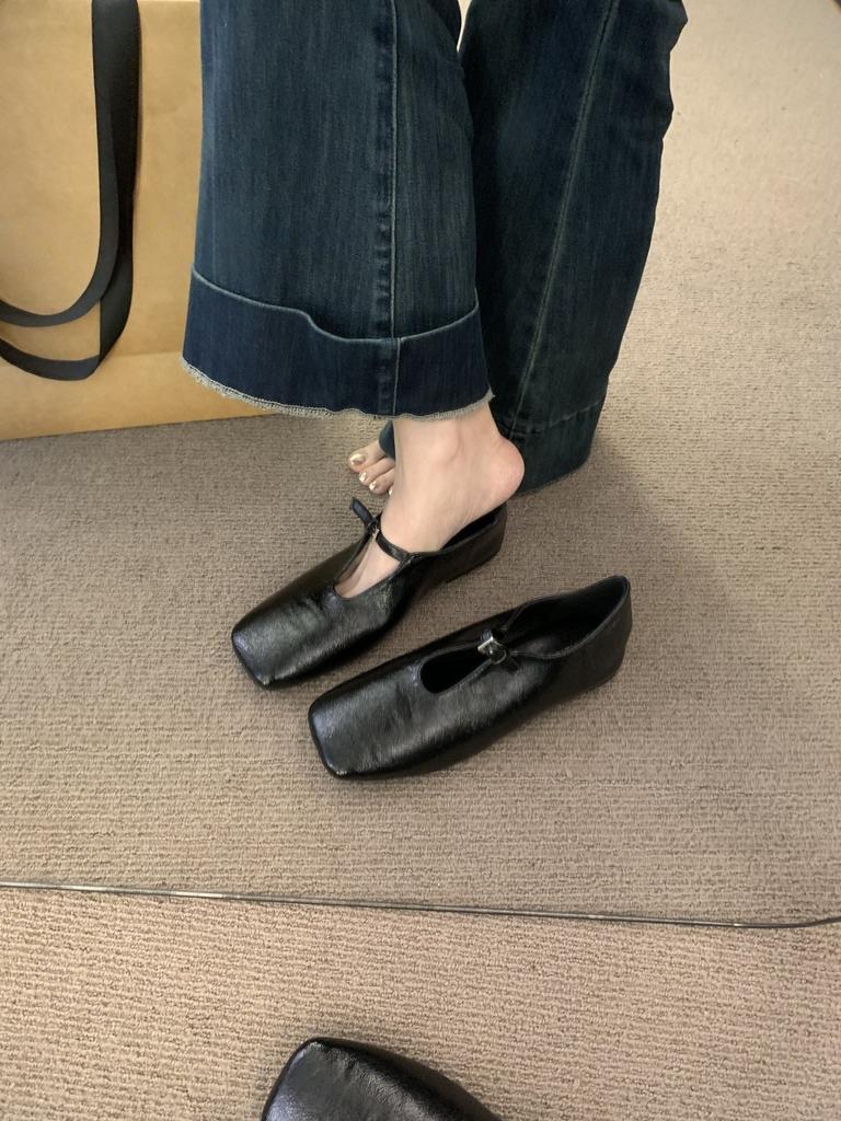 Small brown leather shoes with soft soles and one pedal, Doudou shoes, spring and autumn Korean square head deep mouth single shoes