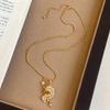 Collana con Ciondolo Cavallo Zodiacale Placcata Oro 18k - Elegante Design a Cielo Stellato, Delicata Catena per la Clavicola.