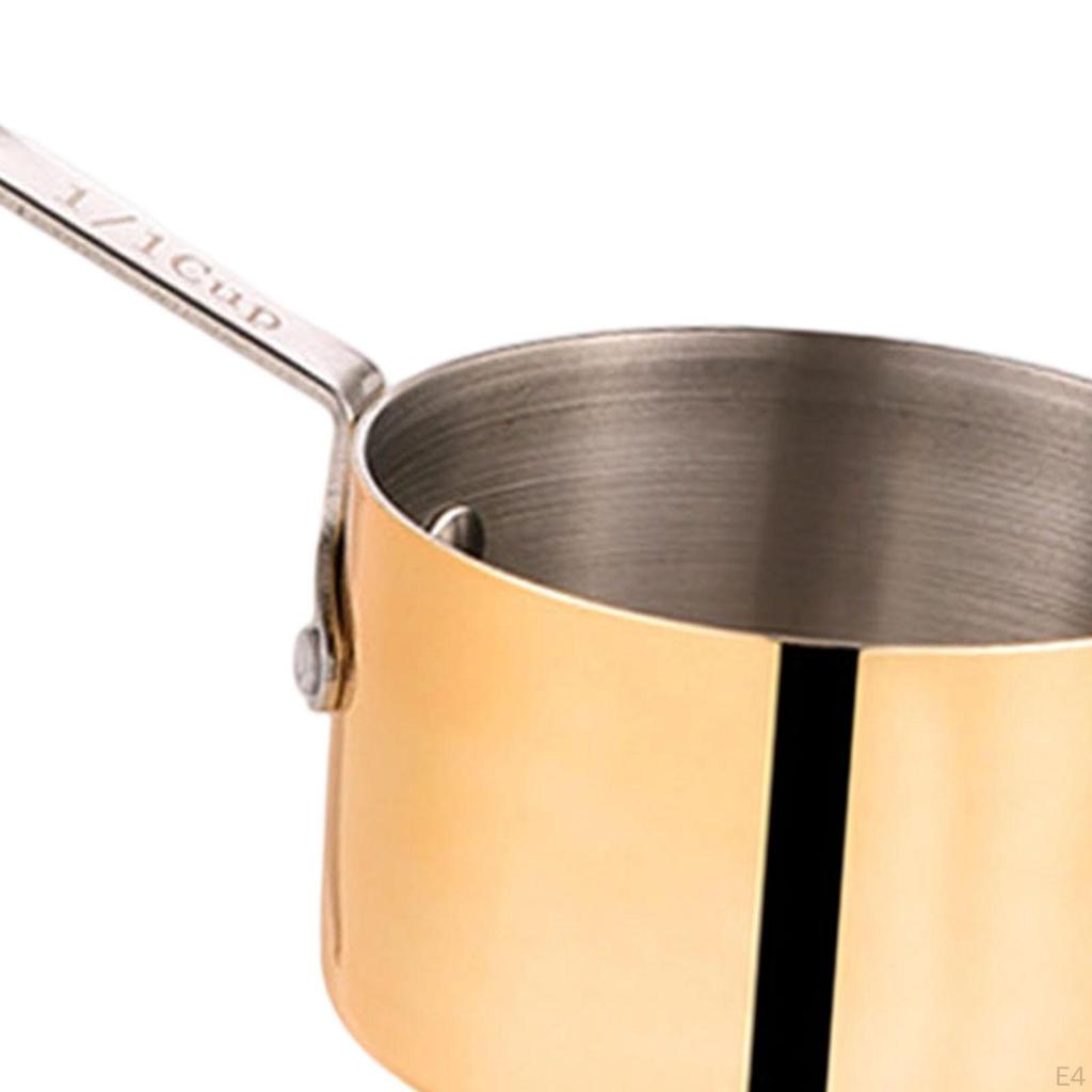 Kompakt kastrull med handtag för matlagning och servering