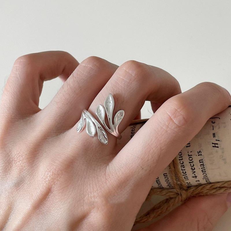 Sky Blue Zircon Adjustable Leaf Ring for Women - Versatile, Trendy Oval Design Adjustable Open