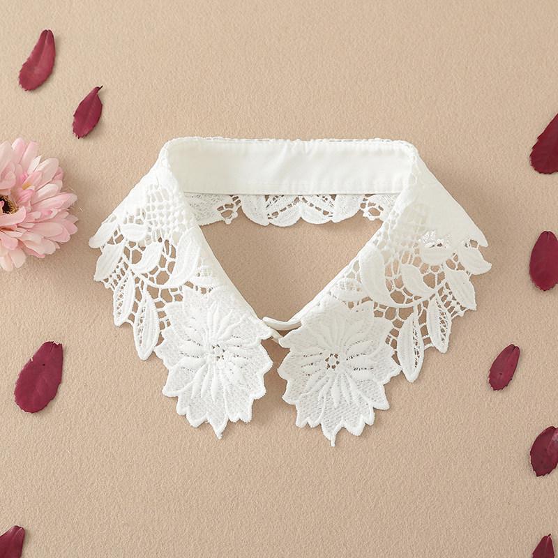 Všestranný dámský falešný límec s krajkovým lemem