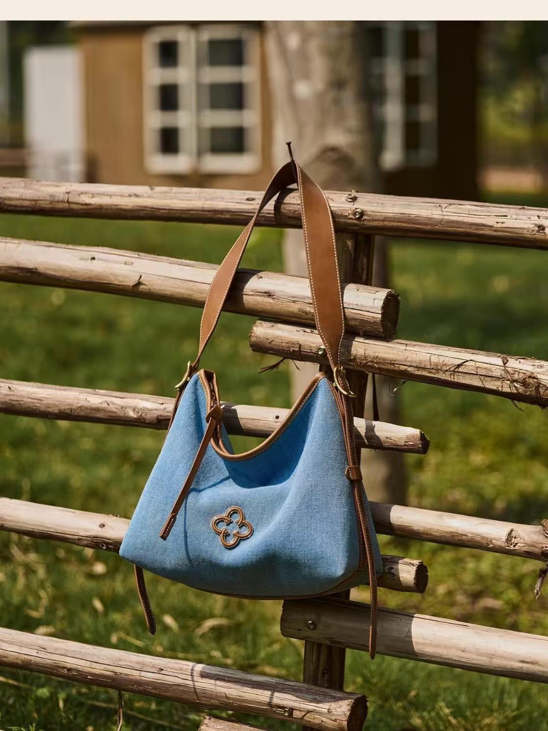 

Новый подмышечный джинсовый нишевый дизайн простая большая вместимость плечевая сумка-тоут 34*14*26.5cm