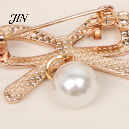 Solid Metal Brooch Pin, Bow Shape Alloy Lapel Pin with Imitation Pearl, Anti-oxidation Electroplating Anti-Oxidation Badge for Coats Shirts Bags Daily