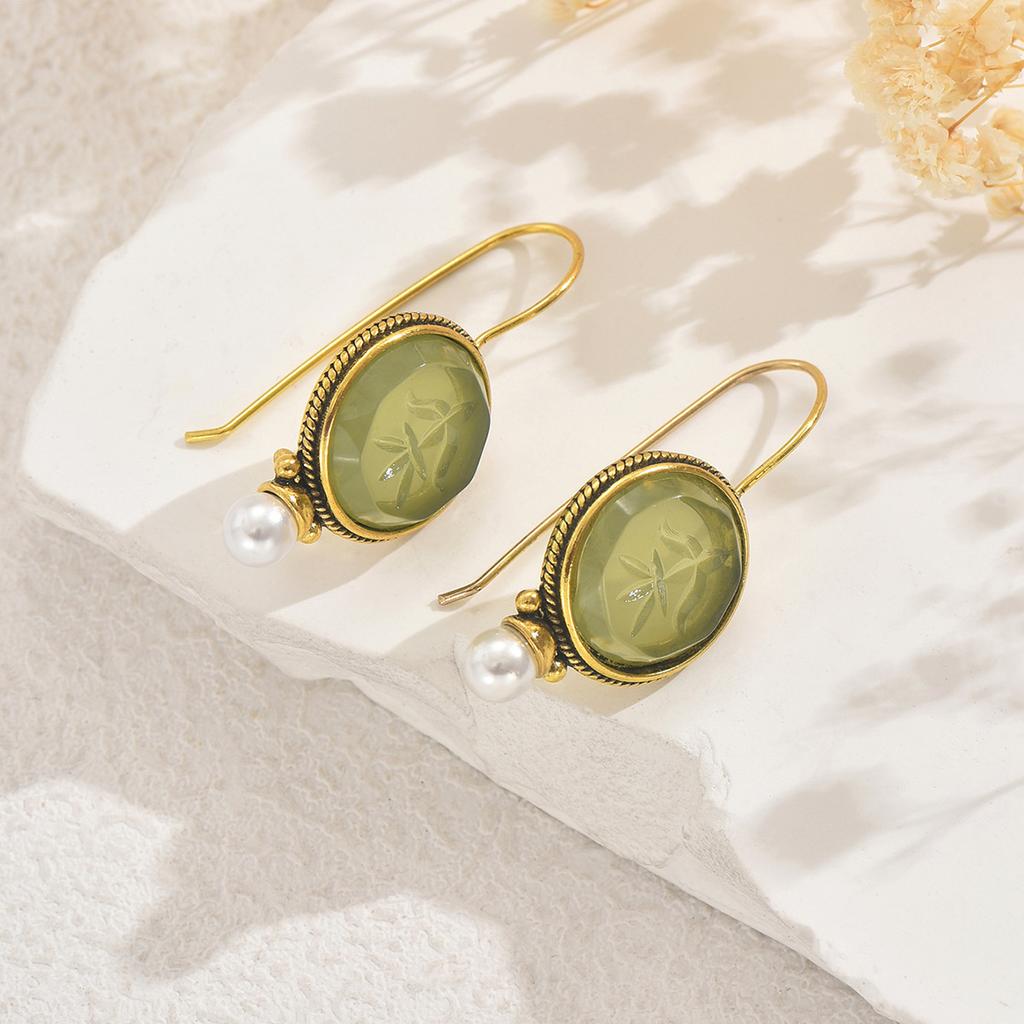 Bijoux pour femmes 2025 nouveau style vente chaude, boucles d'oreilles géométriques incrustées d'émeraude polyvalentes haut de gamme