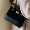 2025 Autumn New Bucket Bag Women's Commuter Diamond Chain Shoulder Bag High Value Fashion Tote Bag
