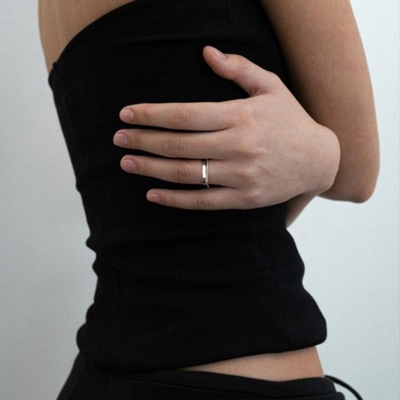 EEY Medium Vase Ring