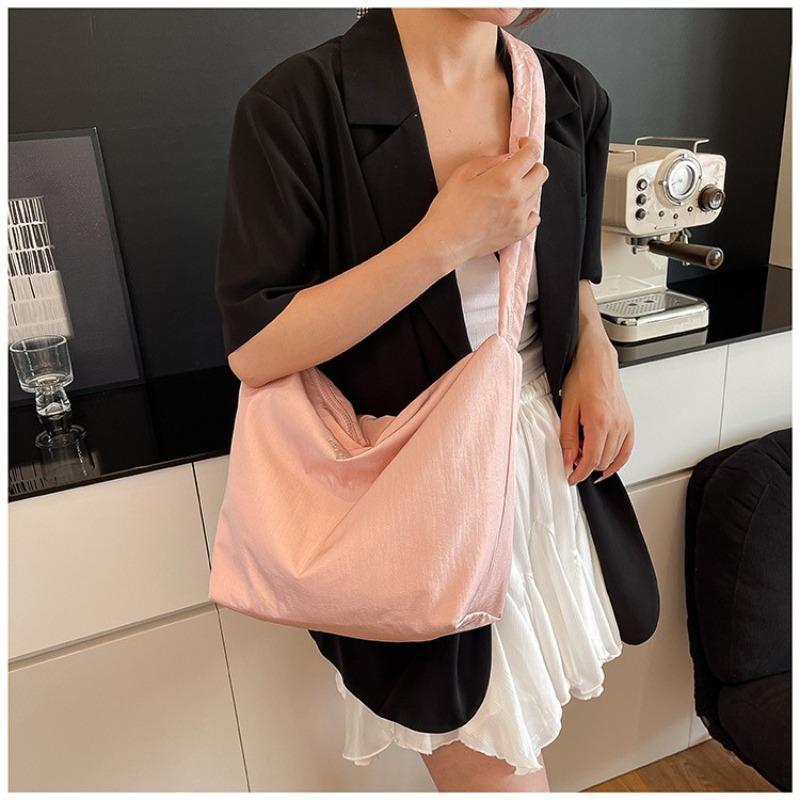 Canvas Bag Women's Large-capacity New Summer Simple Versatile Messenger Bag Pleated College Student Tote Bag