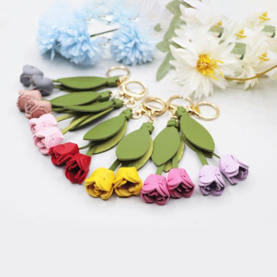 

Faux Leather Keychain Pendant Tulip Leaves Shape Keyring Charm Backpacks Handbags Wallets Keychain Fashion Accessory