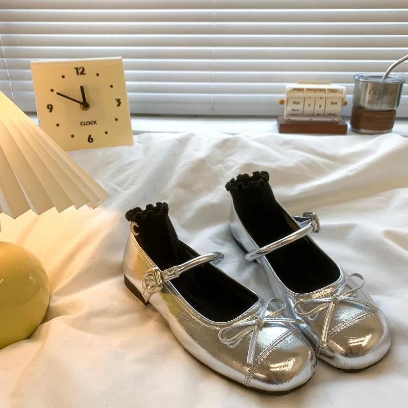 

Модная женская обувь 2024 года, модная женская обувь на плоской подошве с пряжкой, весенняя обувь с квадратным носком и неглубокой подошвой, повседневная офисная женская обувь 40 серебряный