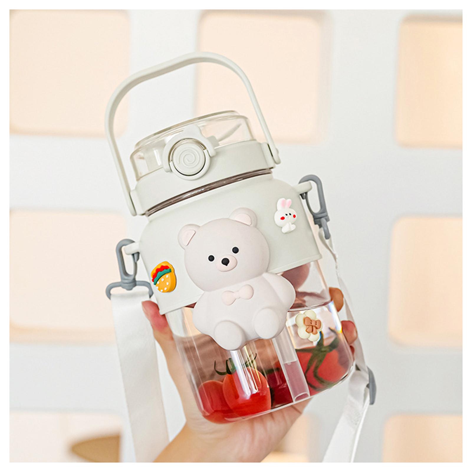 

Portable Water Bottle With Bear Decor Adjustables Strap Design Sports Cup For Home Indoor Outdoor белый