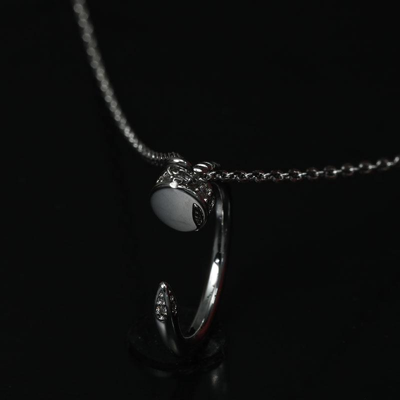 Seiko Kaka Classic V Gold Nail 18K Diamond Necklace - High-End Luxury Clavicle Chain for Couples