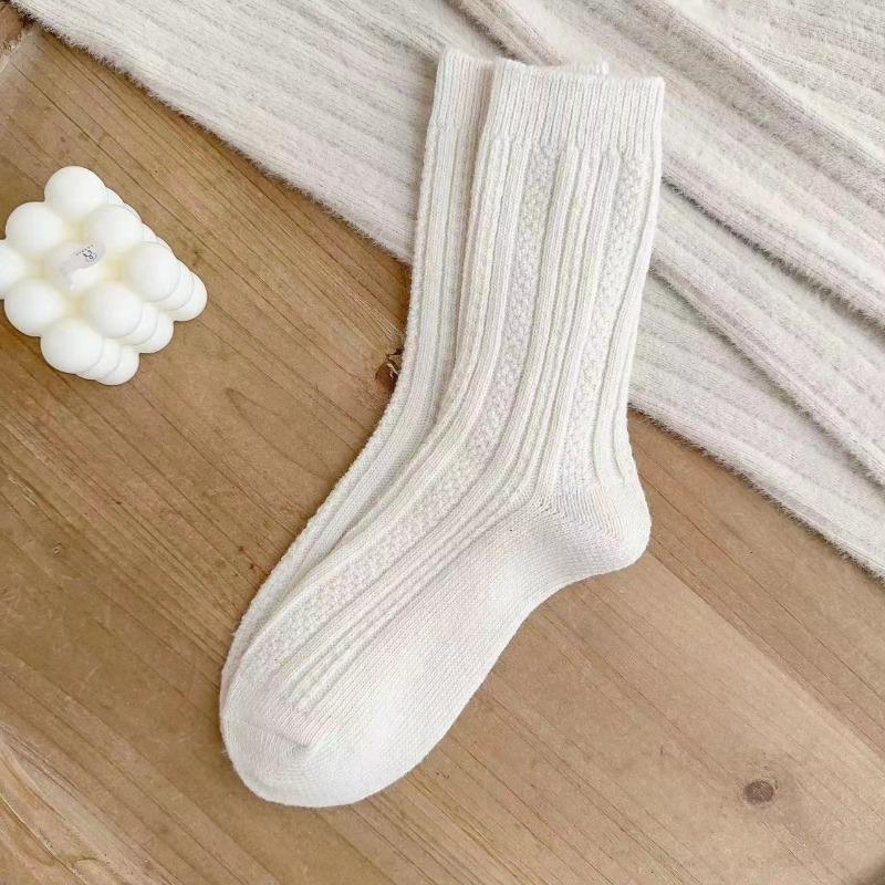 Women's Autumn and Winter Warm, Soft and Pure Color Wool Socks, Retro Thickened Twisted Medium Long Tube Pile Socks, Wool Socks