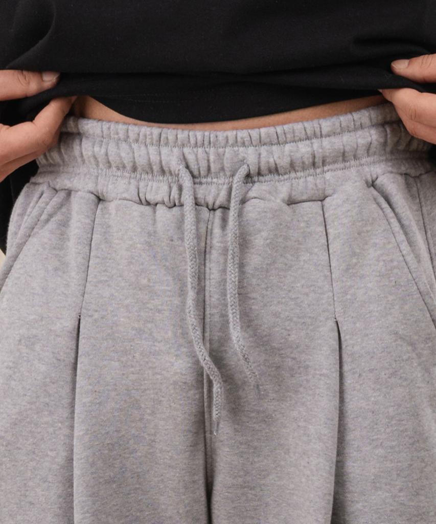 Ellamo Wide One-Pleat Sweatpants [Gray]