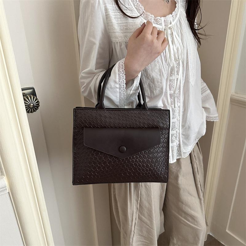 Woven pattern bag women's new retro versatile shoulder bag large capacity handbag tote bag