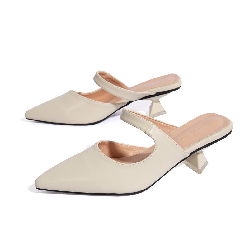 Mode lackiertes Leder mittelhohe Absätze Pantoffeln Damen Knöchelband Ausschnitt Party Pantoletten Schuhe spitze Zehen komische Absätze Sandalen Größe 43