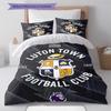 Luton Town FC Muster Bettwäsche-Set Bettbezug Kissenbezug Heimdeko Geschenk (1 Bettbezug + 2 Kissenbezüge, ohne Füllung)