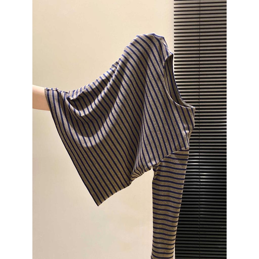 Women's Loose-Fit Color-Block Stripe Long Sleeve T-Shirt, Perfect for Spring and Autumn Layers, Casual Innerwear.
