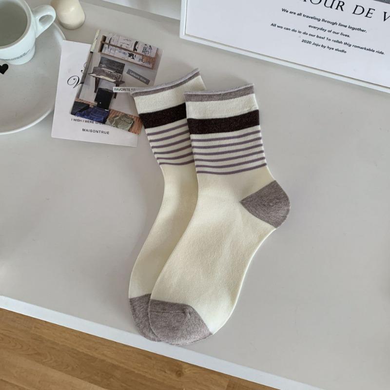 Women's Fall Trend Simple Striped Curled Boneless Mid Barrel Pile Cotton Socks