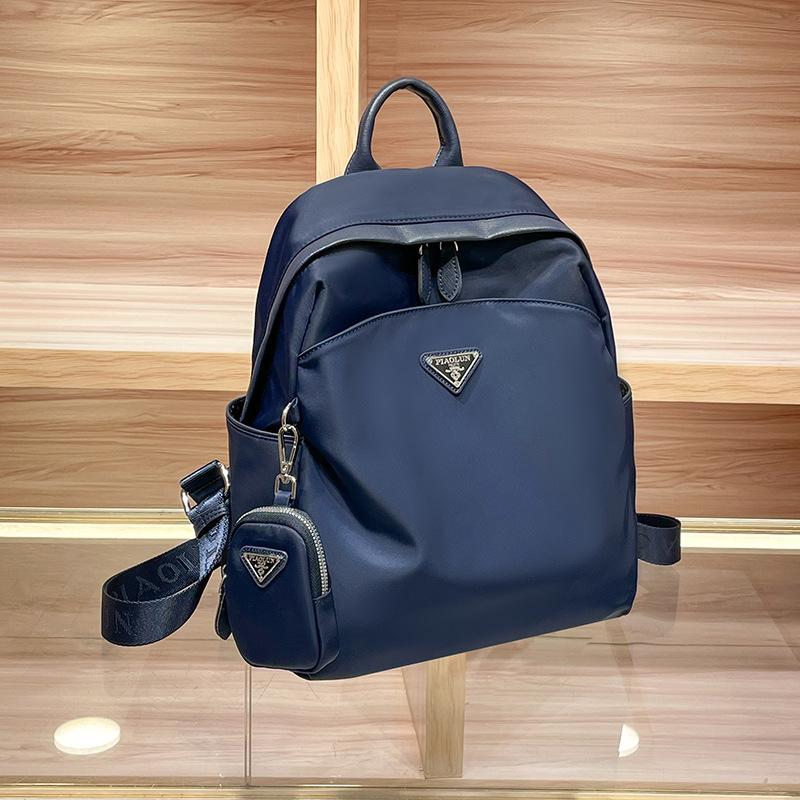 This Backpack Is Fashionable, Versatile, Waterproof and Has A Large Capacity for Casual Travel and Business