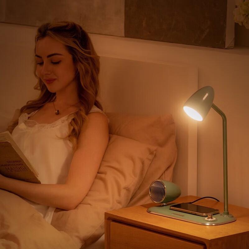 Hyundai Retro Wireless Charging Bluetooth Speaker with Night Light