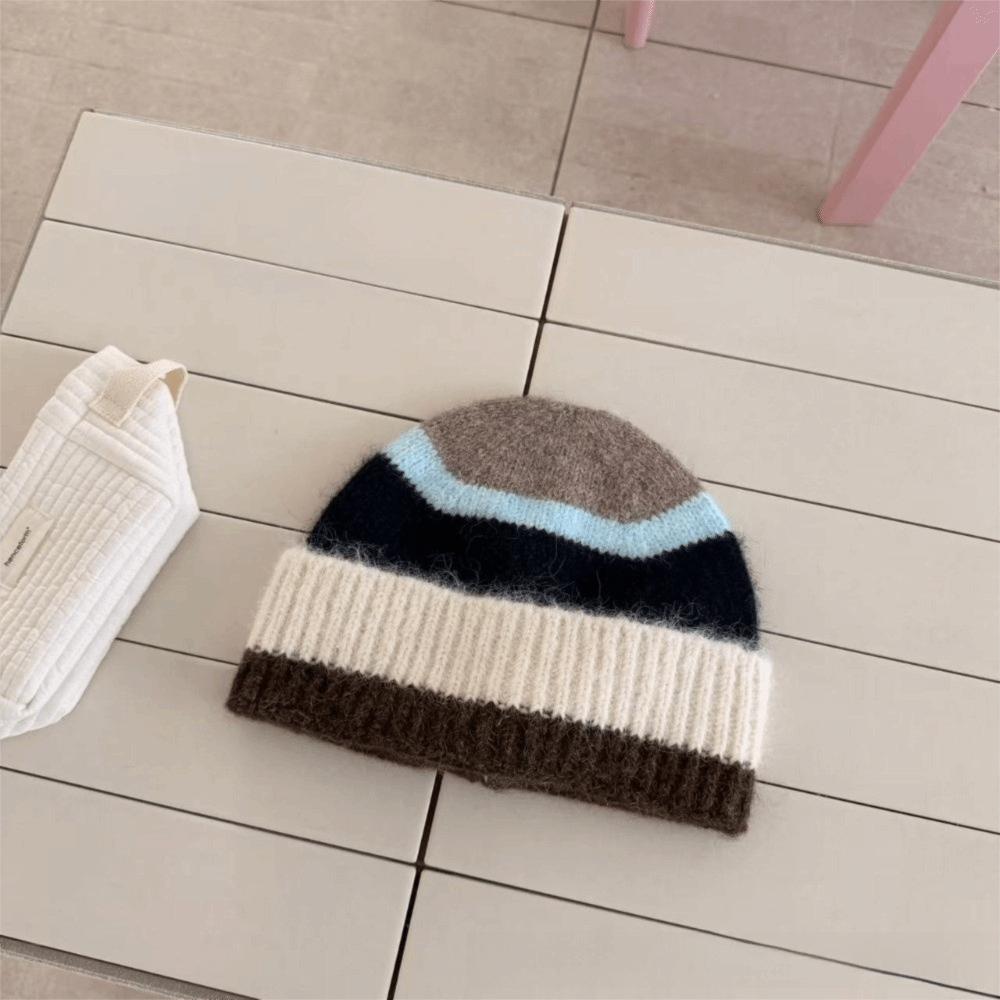 Polyester Stripe Pattern Knitted Beanie Hat Unisex Slouchy Beanie Hat Outdoor Activities