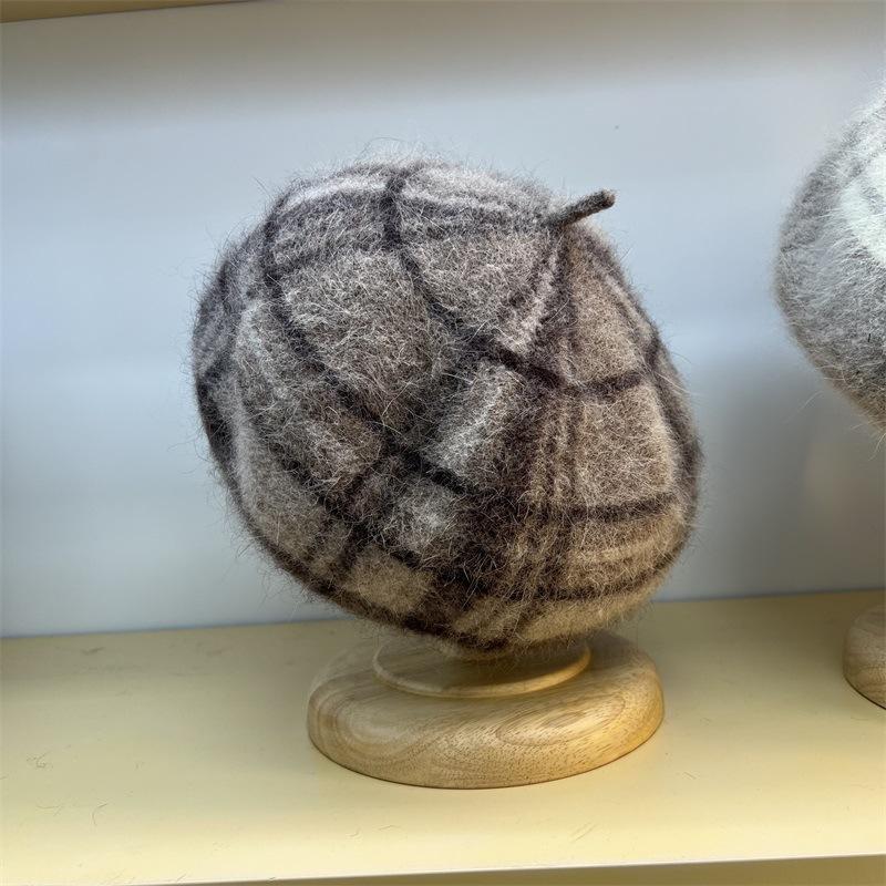 Autumn and winter new plaid angora rabbit fur wool beret british retro painter hat shows small face